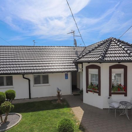 Apartman Veronika Ðakovo 外观 照片